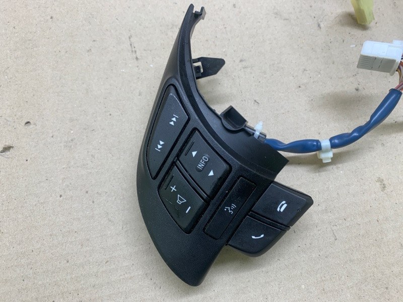 Кнопки на руль левые 6 GJ 12- 2014 2.5 PY-VPS