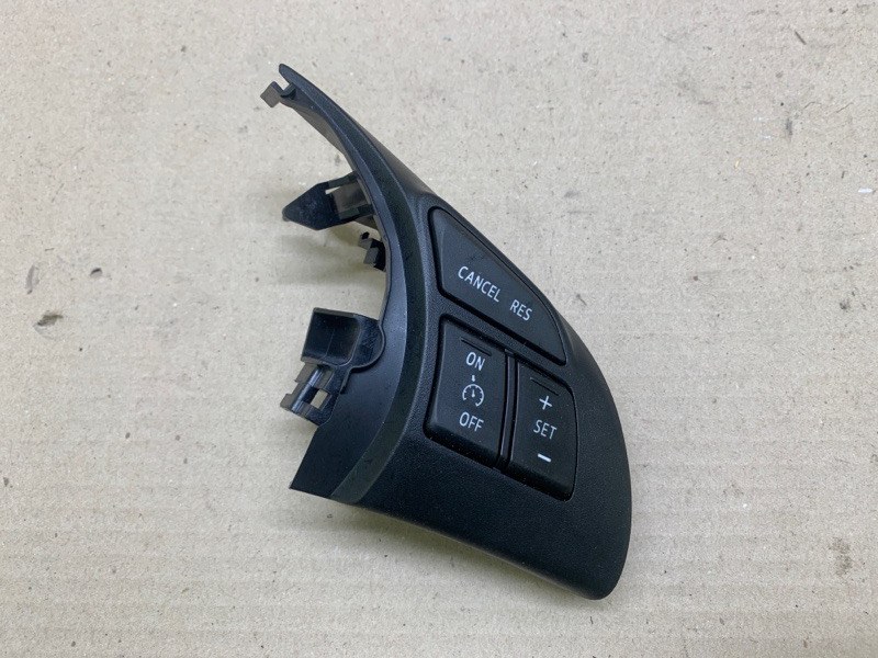 Кнопки на руль правые MAZDA 6 GJ 12- 2014 2.5 PY-VPS GKK4-66-4M3 Б/У