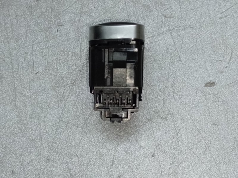 Кнопка центрального замка передняя правая ECOSPORT 18-22 2021 1.0 L EcoBoost (Fox) turbo Кнопка центрального замка передняя правая ECOSPORT 18-22 2021 1.0 L EcoBoost (Fox) turbo