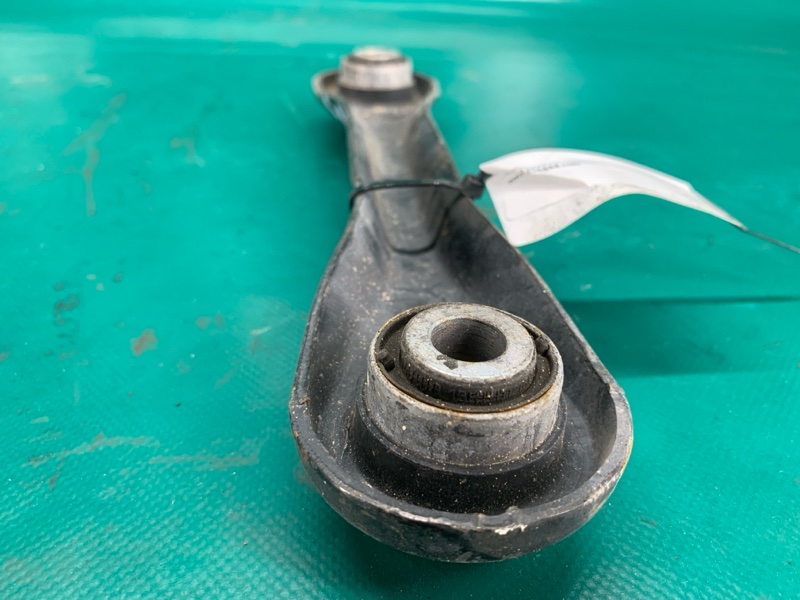 Рычаг задней подвески поперечный нижний задний FOCUS 10-18 2017 2.0