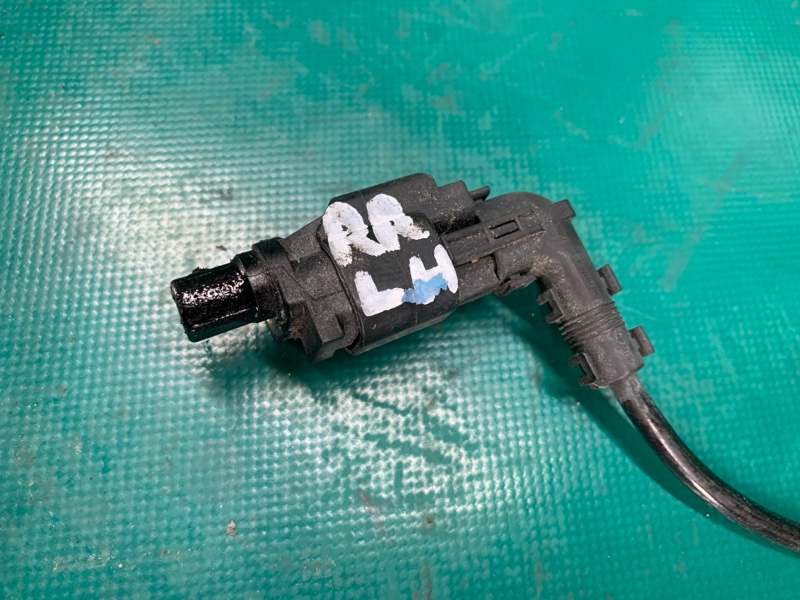 Датчик ABS задний левый FORD FOCUS 10-18 2.0