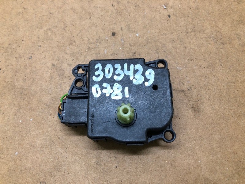 Запчасть моторчик заслонки печки FORD ECOSPORT 18-22 2021 1.0 L EcoBoost (Fox) turbo AV1Z-19E61-6L Б/У Моторчик заслонки печки FORD ECOSPORT 18-22 2021 1.0 L EcoBoost (Fox) turbo AV1Z-19E61-6L Б/У