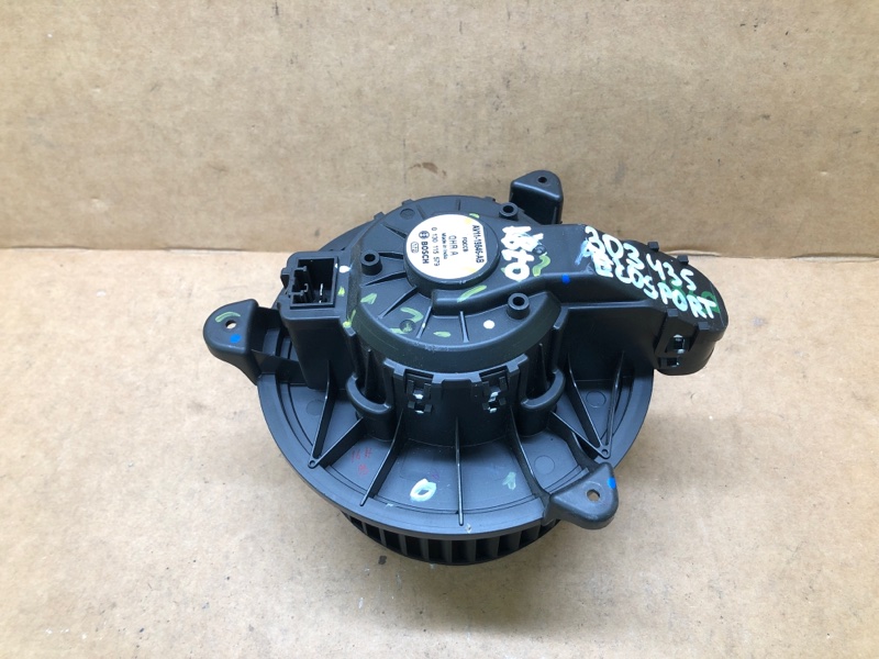 Запчасть моторчик печки FORD ECOSPORT 18-22 2021 1.0 L EcoBoost (Fox) turbo AV1Z-1980-5C Б/У Моторчик печки FORD ECOSPORT 18-22 2021 1.0 L EcoBoost (Fox) turbo AV1Z-1980-5C Б/У