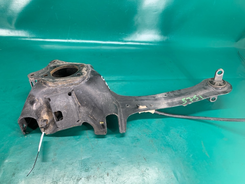 Рычаг задней подвески продольный задний правый FORD FOCUS 10-18 2017 2.0 BV6Z-5A968-B Б/У