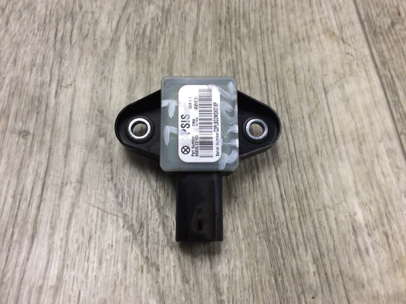 Датчик удара передний левый HYUNDAI SONATA LF 2014- 2016 LF 2.0 G4NG 95920-C2100 Б/У