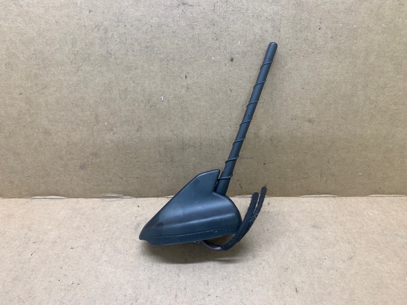 Запчасть антенна FORD ECOSPORT 18-22 2021 1.0 L EcoBoost (Fox) turbo GN1Z-18936-Y Б/У Антенна FORD ECOSPORT 18-22 2021 1.0 L EcoBoost (Fox) turbo GN1Z-18936-Y Б/У