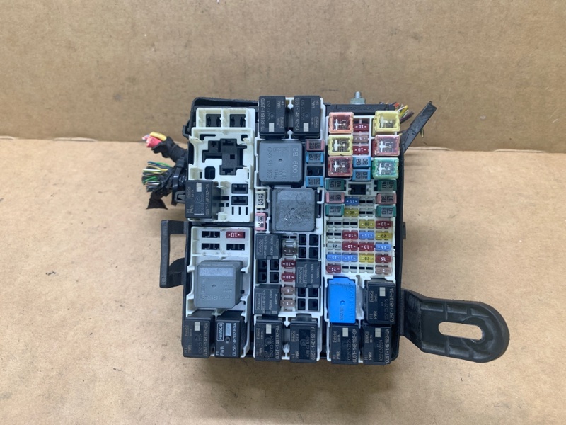 Блок предохранителей моторный отсек ECOSPORT 18-22 2021 1.0 L EcoBoost (Fox) turbo