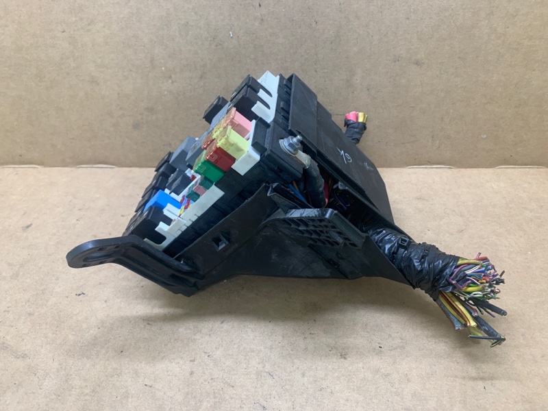 Блок предохранителей моторный отсек ECOSPORT 18-22 2021 1.0 L EcoBoost (Fox) turbo