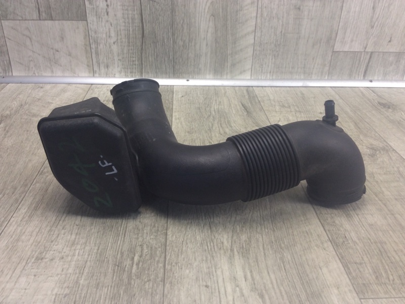 Патрубок воздушного фильтра HYUNDAI SONATA LF 2014- 2016 LF 2.0 G4NG 28130E6100 Б/У