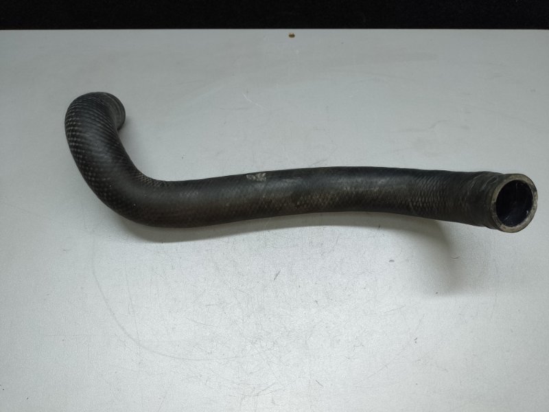 Патрубок системы охлаждения TOYOTA SIENNA 11-16 2012 3.5 2GR-FE 16572-0P240 Б/У