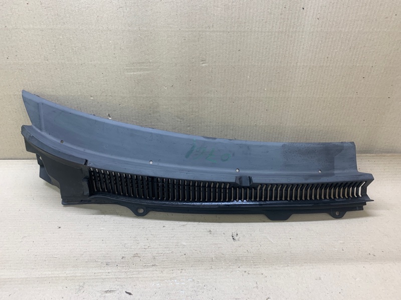 Пластик под лобовое стекло / Жабо правый SUZUKI KIZASHI 09-14 2011 J24B 72330-57L10-5PK Б/У