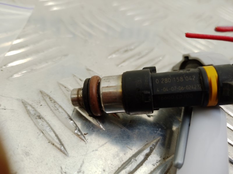 Форсунка топливная INFINITI M35/M45 04-10