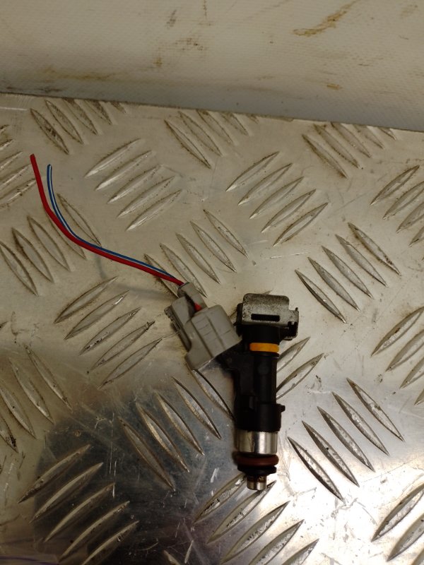 Форсунка топливная INFINITI M35/M45 04-10 16600-CD700 Б/У