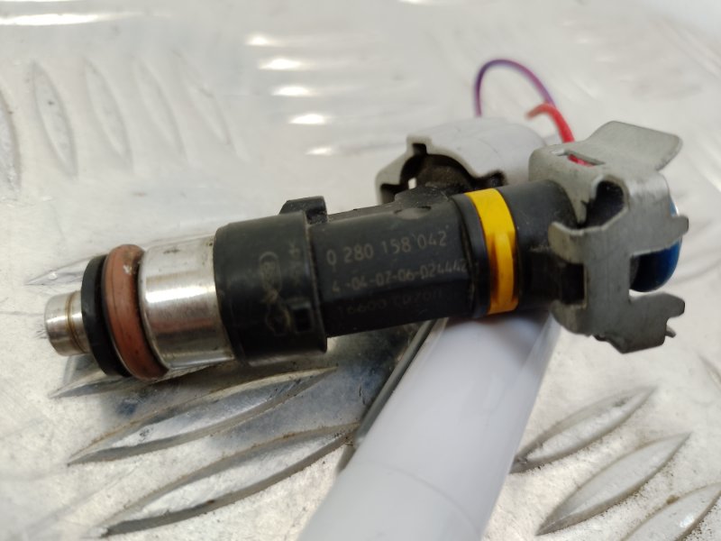 Форсунка топливная INFINITI M35/M45 04-10