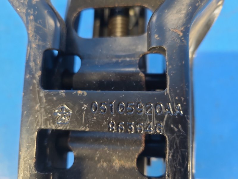 Домкрат DODGE CALIBER 06-11 2.0 ECN