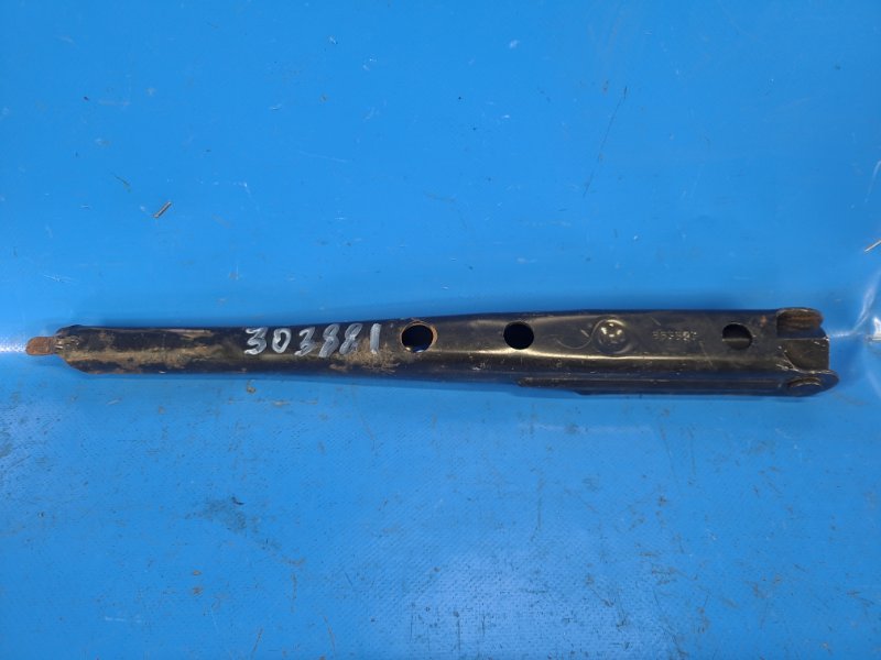 Запчасть ручка домкрата DODGE CALIBER 06-11 2006 2.0 ECN 05105920AA Б/У Ручка домкрата DODGE CALIBER 06-11 2006 2.0 ECN 05105920AA Б/У