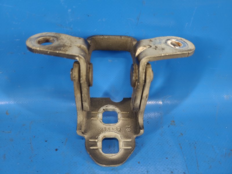 Запчасть петля двери верхняя передняя правая DODGE CALIBER 06-11 2006 2.0 ECN 5074256AB Б/У Петля двери верхняя передняя правая DODGE CALIBER 06-11 2006 2.0 ECN 5074256AB Б/У