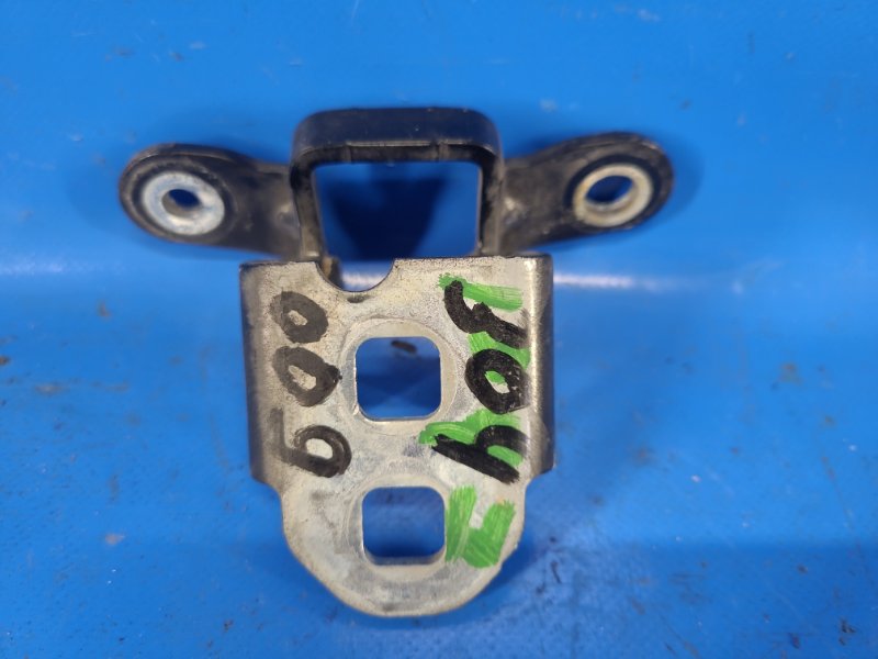 Петля двери верхняя задняя правая DODGE CALIBER 06-11 2.0 ECN Петля двери верхняя задняя правая DODGE CALIBER 06-11 2.0 ECN