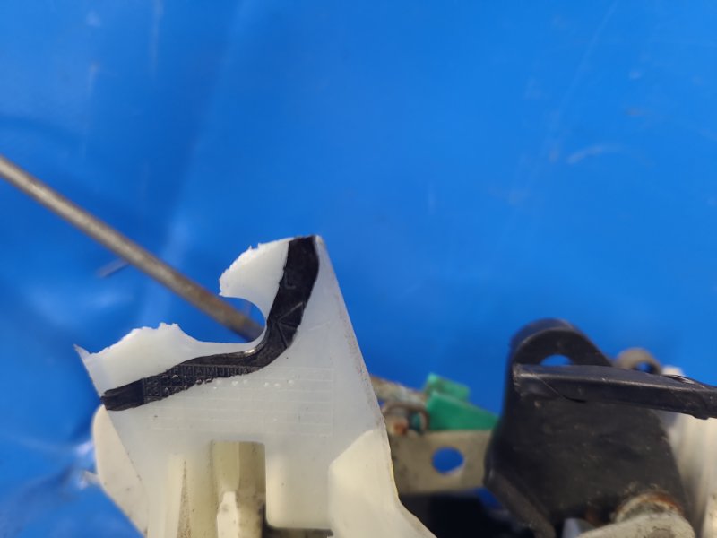 Замок двери задний левый DODGE CALIBER 06-11 2.0 ECN Замок двери задний левый DODGE CALIBER 06-11 2.0 ECN