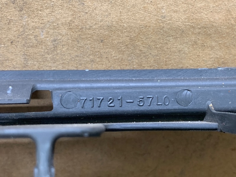 Решетка переднего бампера SUZUKI KIZASHI 09-14 J24B