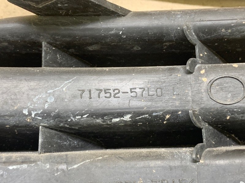 Заглушка ПТФ передняя левая SUZUKI KIZASHI 09-14 J24B