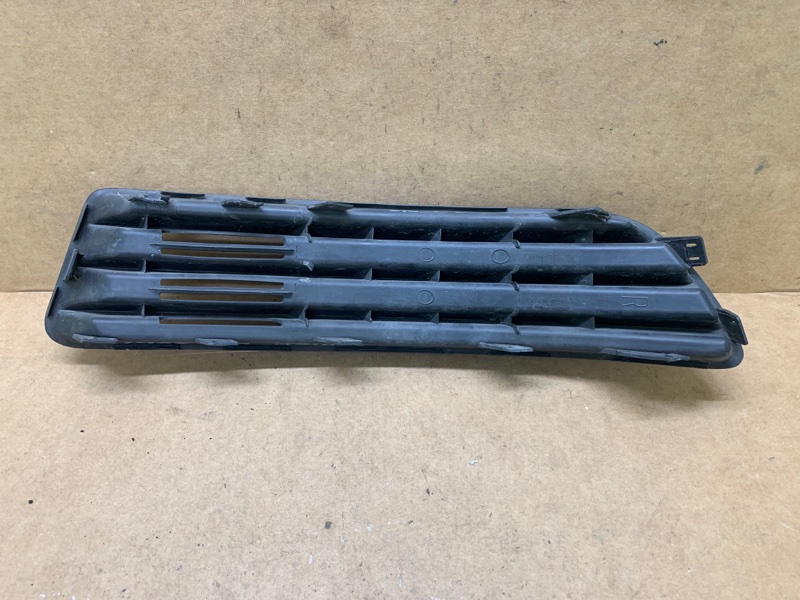 Заглушка ПТФ передняя правая KIZASHI 09-14 2011 J24B Заглушка ПТФ передняя правая KIZASHI 09-14 2011 J24B