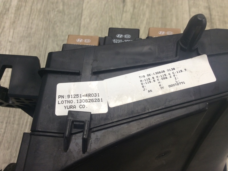 Блок предохранителей моторный отсек SONATA YF 10-14 2013 YF 2.4 G4KK