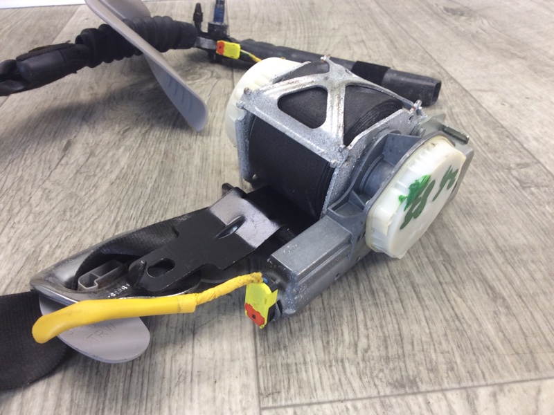 Ремень безопасности левый HYUNDAI SONATA YF 10-14 YF 2.4 G4KK