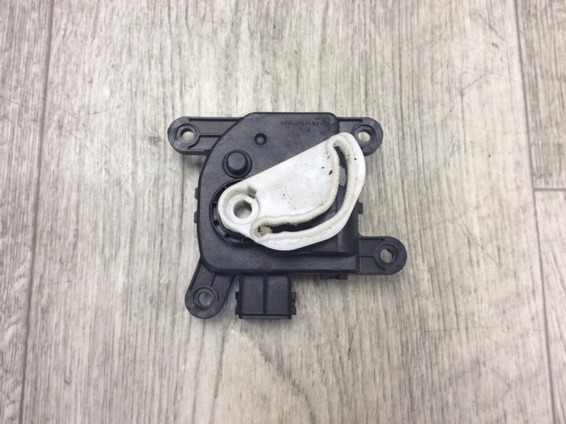 Моторчик заслонки печки KIA FORTE/CERATO TD 08-13 2011 TD 2.0 G4KD 971591M000 Б/У