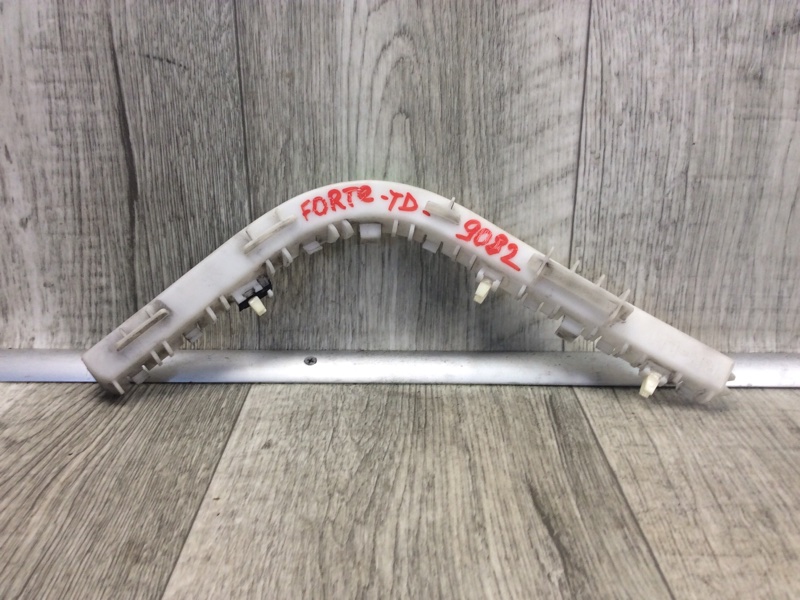 Кронштейн заднего бампера левый KIA FORTE/CERATO TD 08-13 2011 TD 2.0 G4KD 866131M000 Б/У