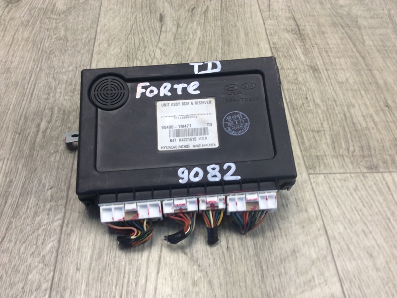 Блок управления мультимедиа KIA FORTE/CERATO TD 08-13 2011 TD 2.0 G4KD 954001M472 Б/У