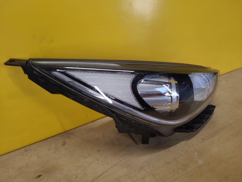 Фара правая NIRO DE 16-22