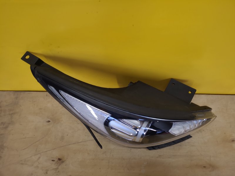 Фара правая NIRO DE 16-22