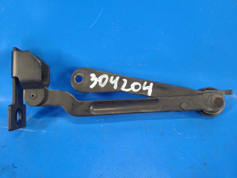 Петля капота левая VOLVO XC90 02–16 2008 3.2L 30674750 Б/У