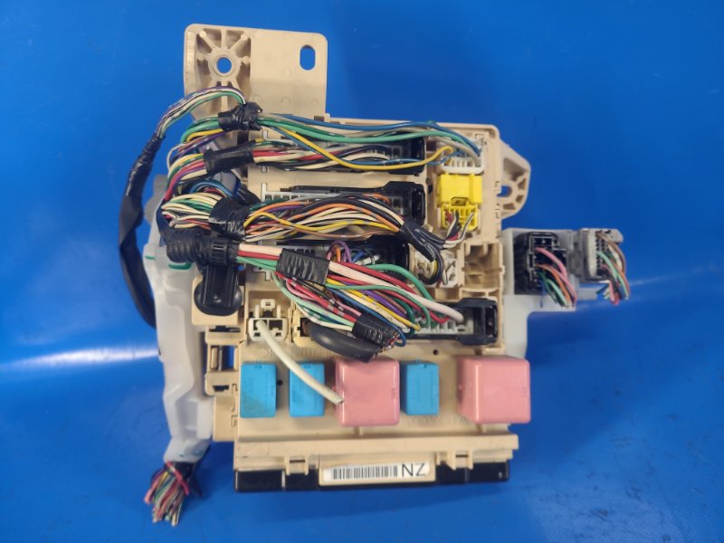 Блок предохранителей салон TOYOTA CAMRY 40 06-11 3.5 2GR-FE