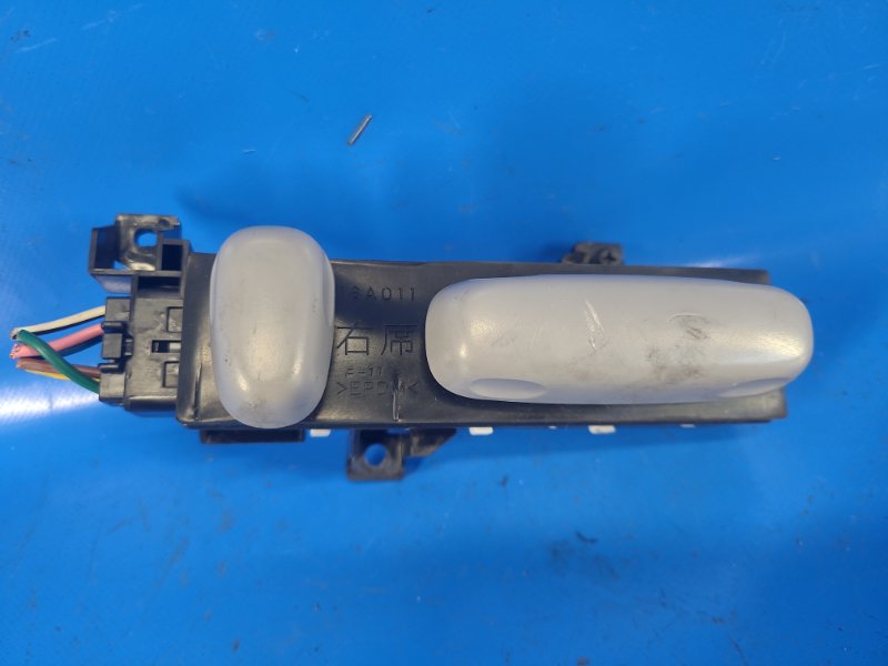 Запчасть кнопка регулировки сиденья передняя левая TOYOTA CAMRY 40 06-11 2007 3.5 2GR-FE 84922-AE010 Б/У Кнопка регулировки сиденья передняя левая TOYOTA CAMRY 40 06-11 2007 3.5 2GR-FE 84922-AE010 Б/У