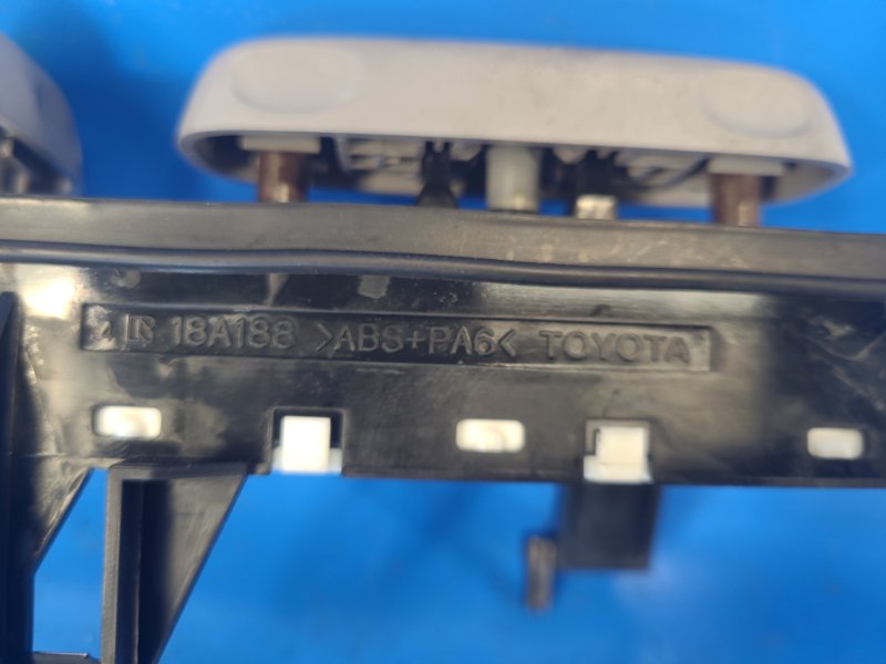 Кнопка регулировки сиденья передняя левая TOYOTA CAMRY 40 06-11 3.5 2GR-FE Кнопка регулировки сиденья передняя левая TOYOTA CAMRY 40 06-11 3.5 2GR-FE