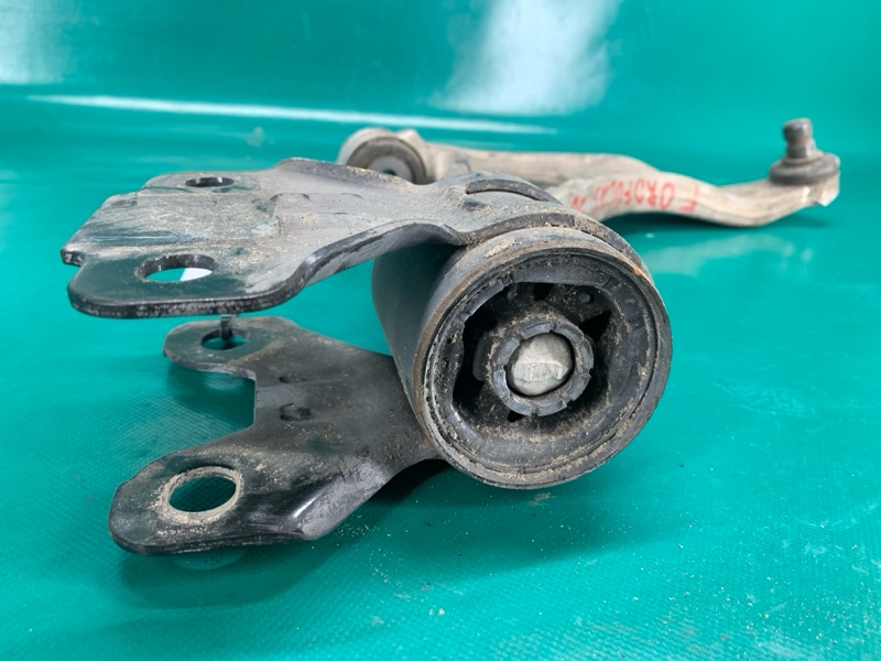 Рычаг передней подвески нижний передний правый FOCUS 10-18 2016 2.0 XQDA