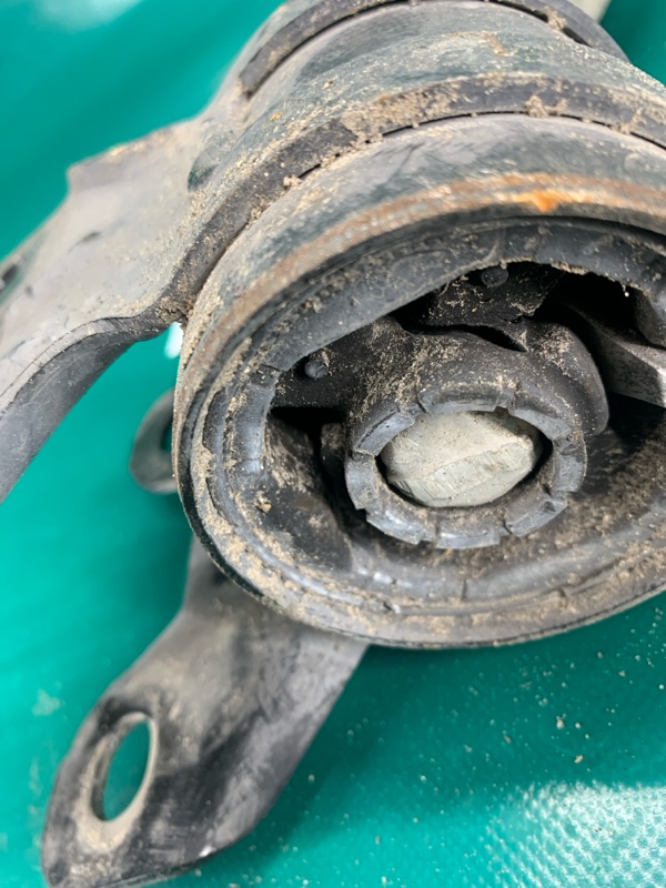 Рычаг передней подвески нижний передний правый FOCUS 10-18 2016 2.0 XQDA