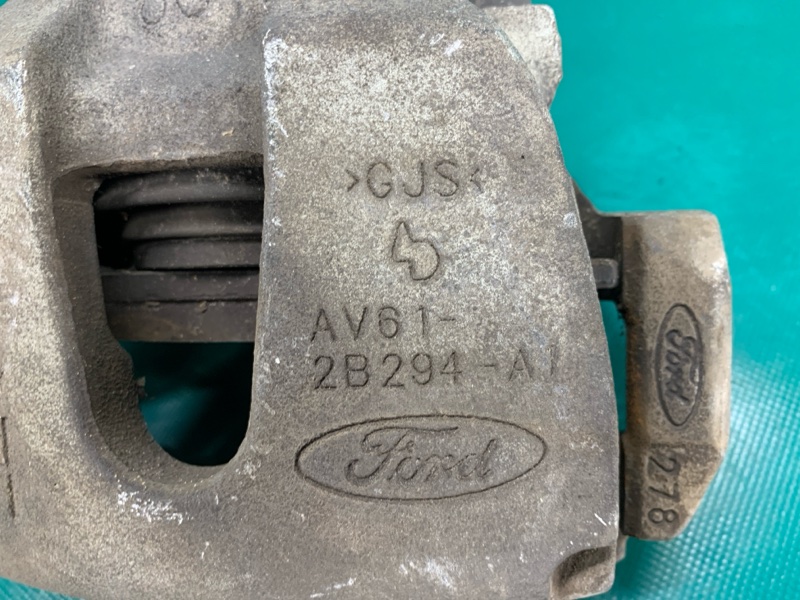 Суппорт тормозной передний правый FOCUS 10-18 2016 2.0 XQDA