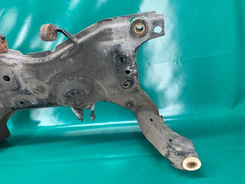 Балка передней подвески 3 BL 09-13 2010 2.0 LF Балка передней подвески 3 BL 09-13 2010 2.0 LF