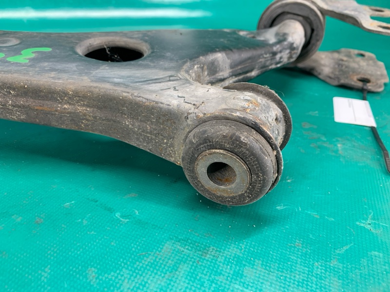 Рычаг передней подвески нижний левый 3 BL 09-13 2010 2.0 LF