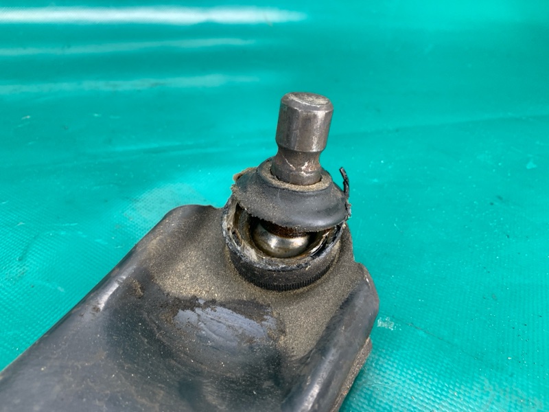 Рычаг передней подвески нижний левый 3 BL 09-13 2010 2.0 LF