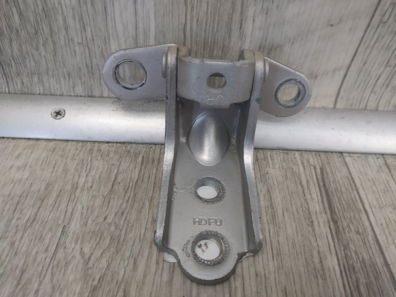 Петля двери верхняя передняя правая KIA FORTE/CERATO TD 08-13 2011 TD 2.0 G4KD 793202E000 Б/У