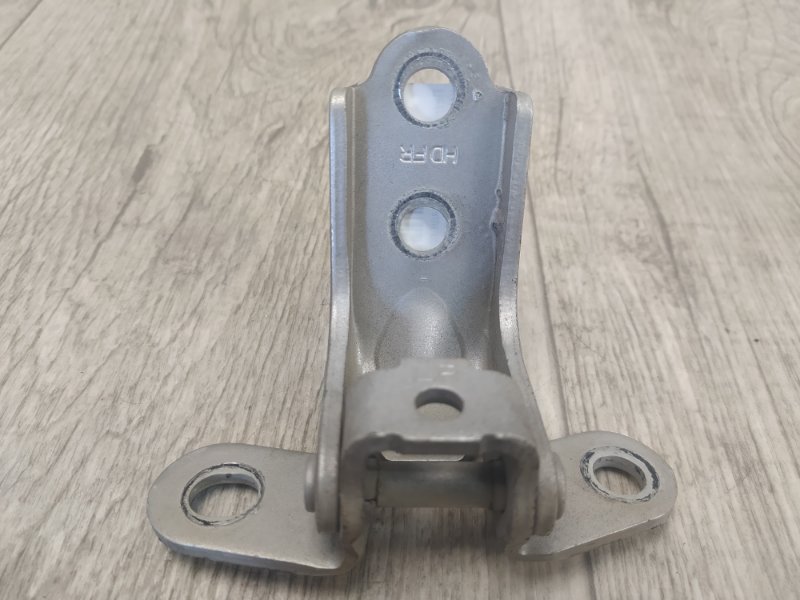 Петля двери нижняя задняя правая KIA FORTE/CERATO TD 08-13 2011 TD 2.0 G4KD 793202H000 Б/У