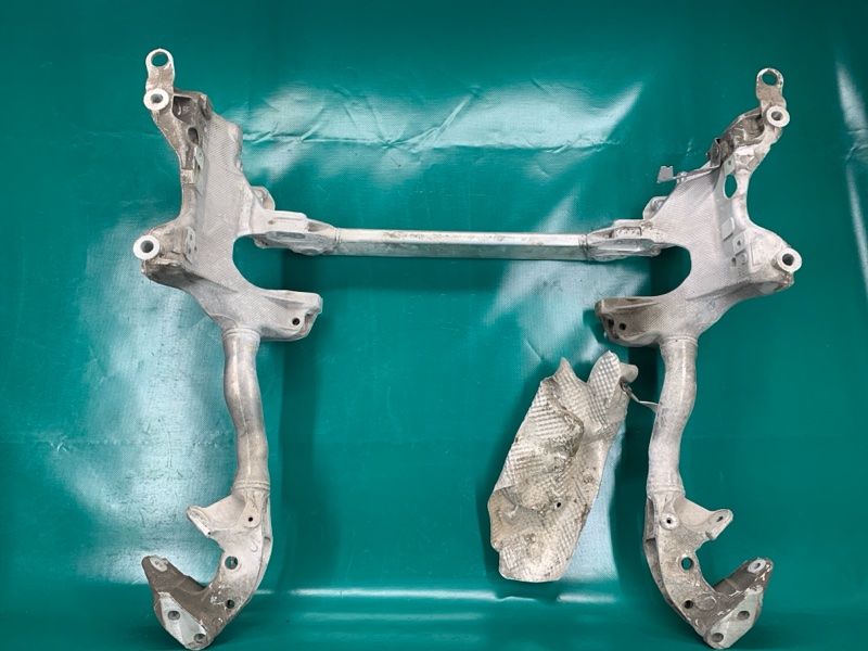 Запчасть балка передней подвески AUDI Q5 08-16 2011 CAEB 2.0T 8R0399315K Б/У Балка передней подвески AUDI Q5 08-16 2011 CAEB 2.0T 8R0399315K Б/У