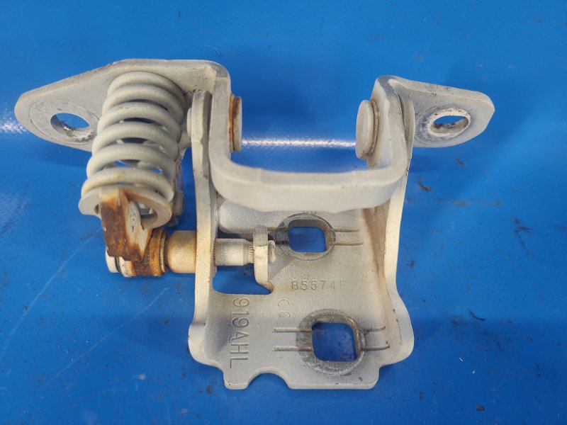 Петля двери нижняя передняя левая CHRYSLER 200 10-14 2013 3.6 ERB 55360919AH Б/У