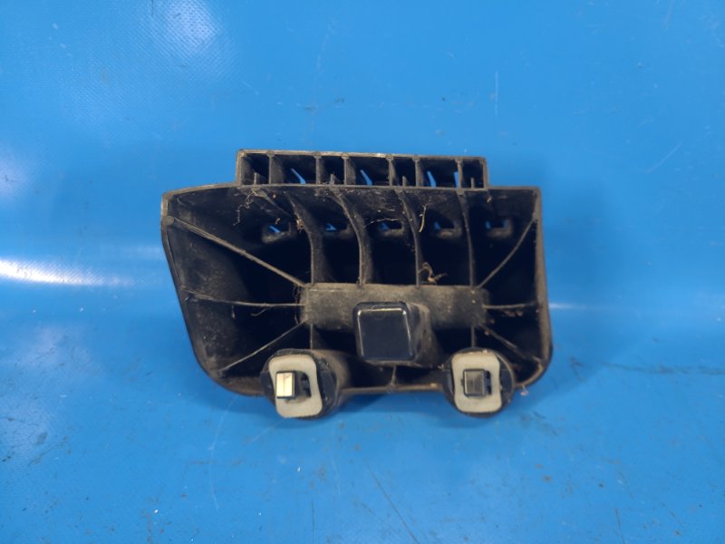 Кронштейн заднего бампера правый 200 10-14 2013 3.6 ERB