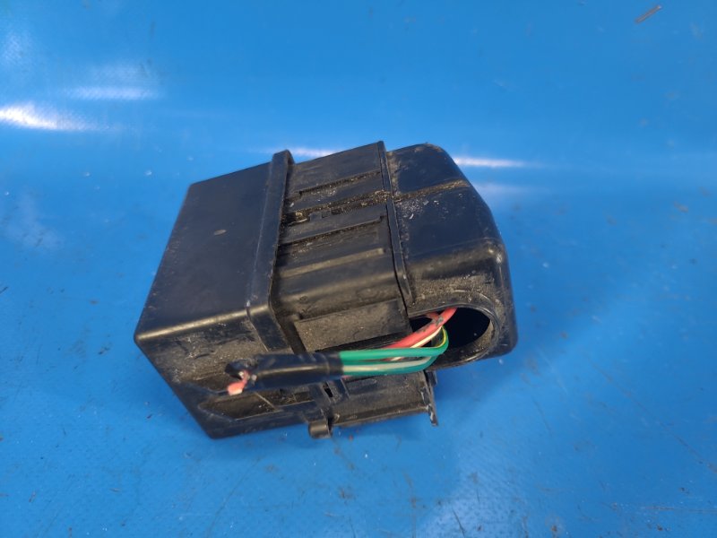 Блок предохранителей моторный отсек CHRYSLER 200 10-14 3.6 ERB