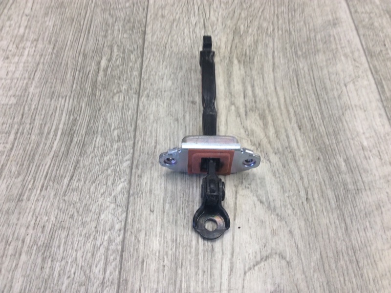 Запчасть ограничитель двери передний левый KIA FORTE/CERATO TD 08-13 2011 TD 2.0 G4KD 793801M000 Б/У Ограничитель двери передний левый KIA FORTE/CERATO TD 08-13 2011 TD 2.0 G4KD 793801M000 Б/У